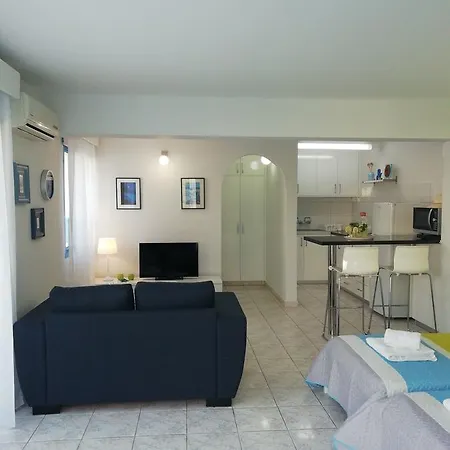Ocean Blue Apartment *
