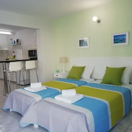 Ocean Blue Apartment *