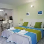 Ocean Blue Apartment *